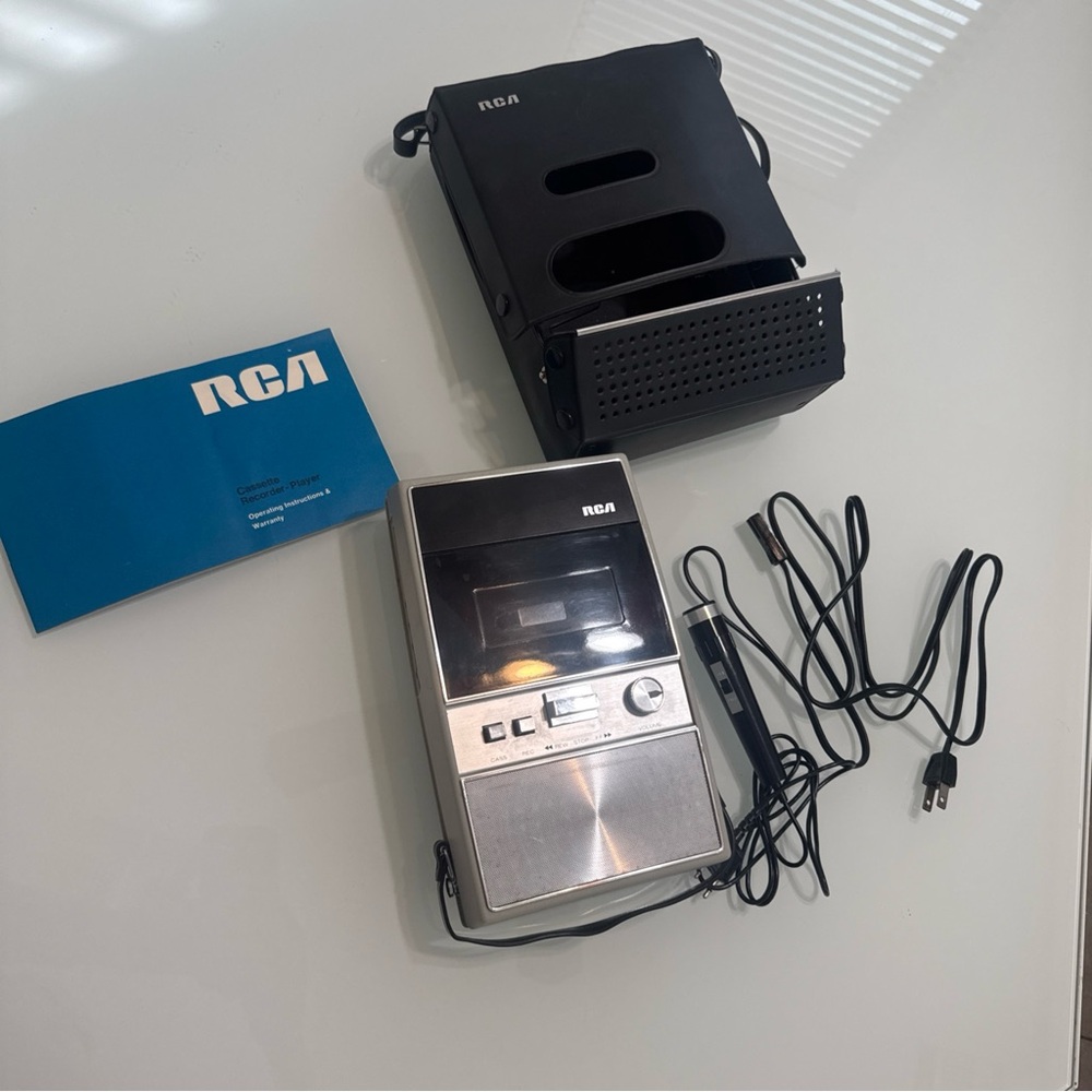 RCA Tape Cassette Recorder Player Power Cord Microphone And Case EUC U5 Japan